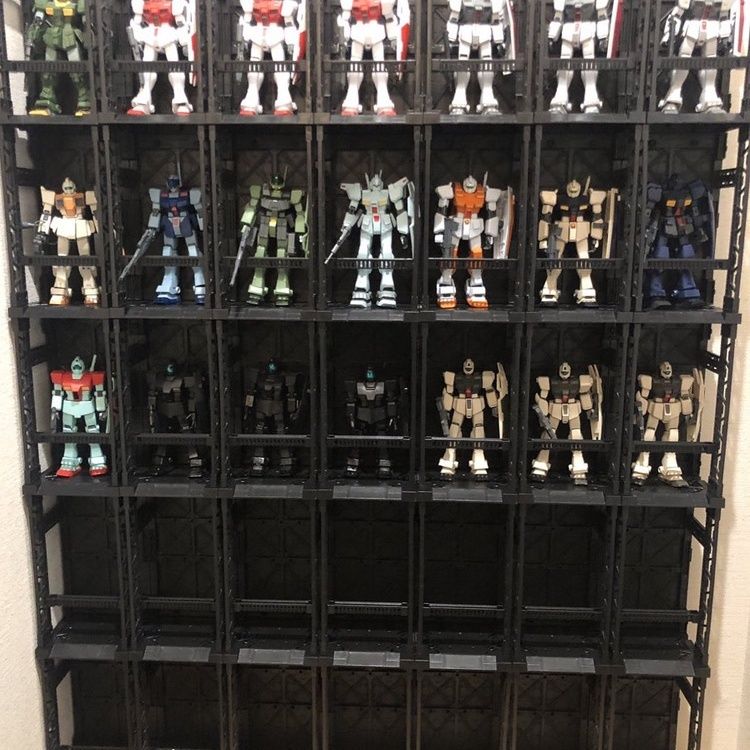 Bandai Gundam Rg - В наличии: Подставка-стеллаж для моделей Gundam